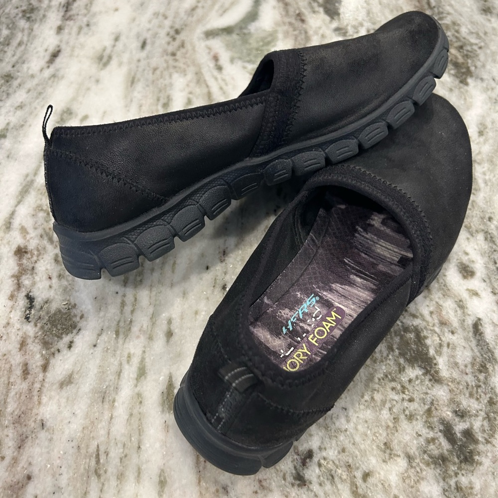 Skechers women’s Black Slip-On Shoes